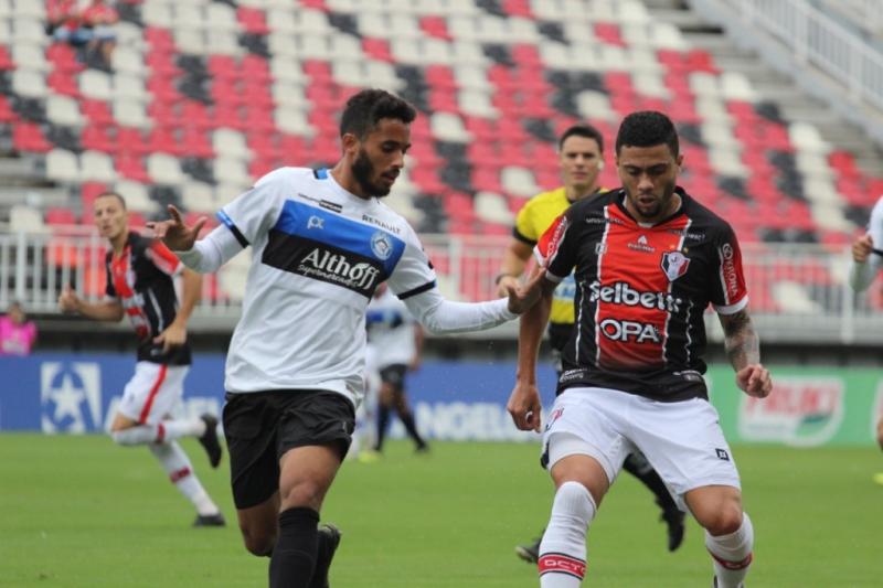 Em Joinville, o JEC se despediu do Catarinense com derrota por 1 a 0 para o Tubarão Em Joinville, o JEC se despediu do Catarinense com derrota por 1 a 0 para o Tubarão