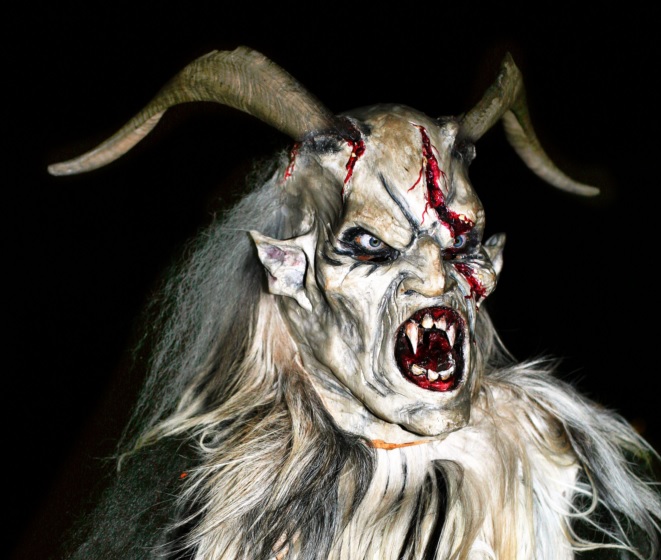 Krampus, um tanto quanto aterrorizante, não? Krampus, um tanto quanto aterrorizante, não?