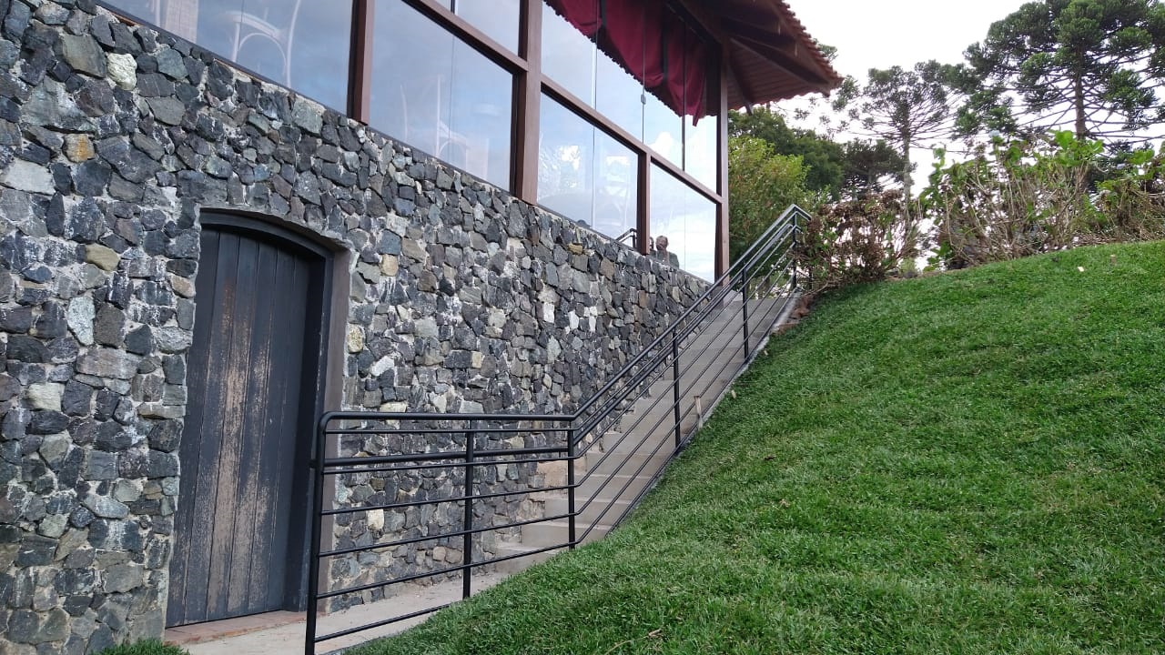 Campos e araucárias são atrações no empreendimento Turismo