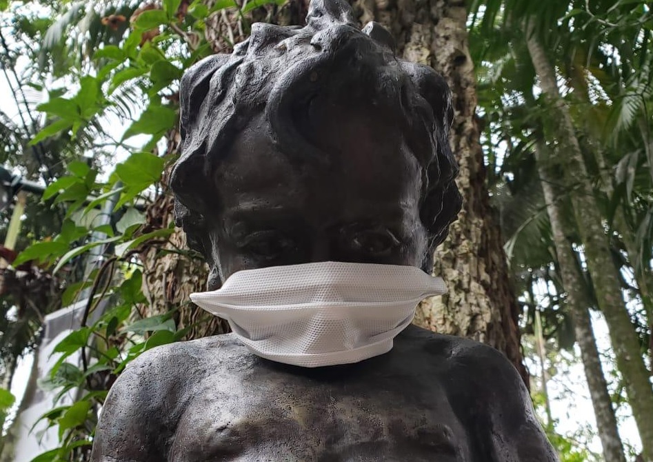 Manneken Pis (também conhecido como Manequinho), estátua que há 48 anos enfeita o Horto Botânico Edith Gaertner Manequinho
