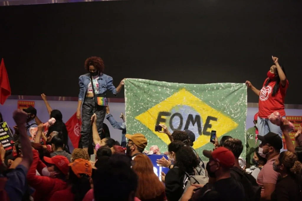 Manifestantes protestam contra a fome e o desemprego