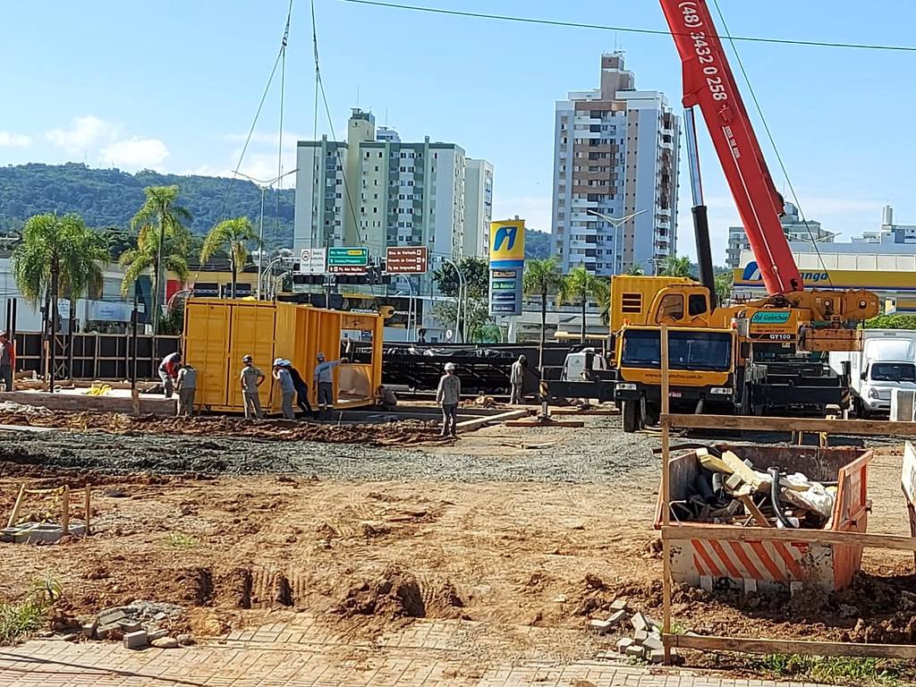 Ritmo das obras é intenso, pois restaurantes devem abrir em agosto Ritmo das obras é intenso, pois restaurantes devem abrir em agosto