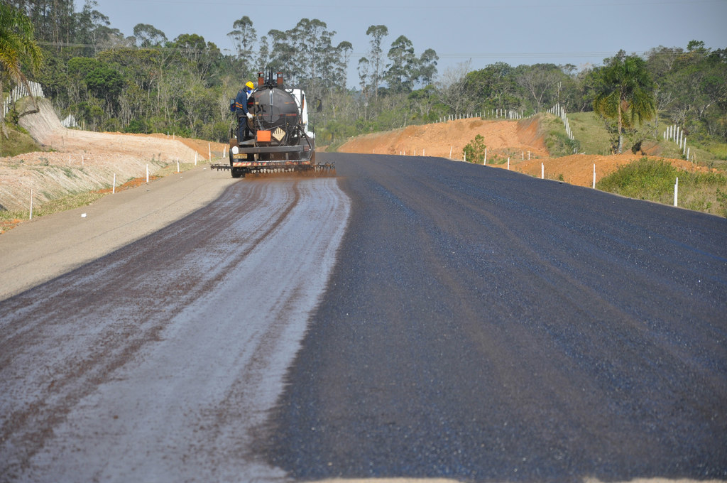 Em outubro de 2018, asfalto chegava no Contorno Viário de Timbé Em outubro de 2018, asfalto chegava no Contorno Viário de Timbé