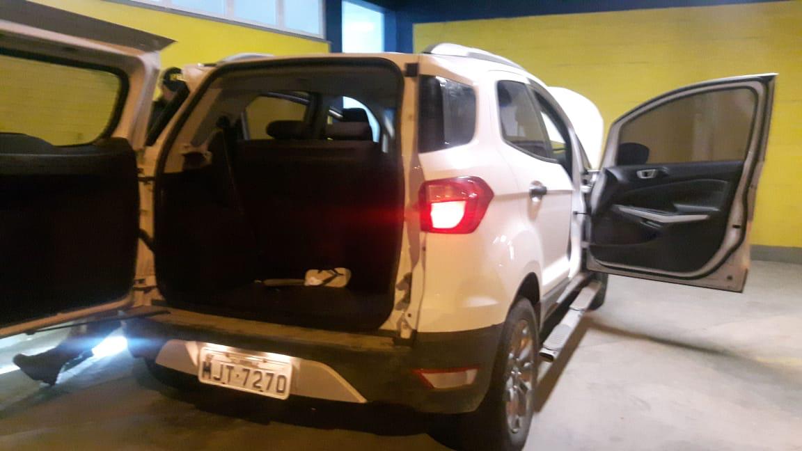 Carro apreendido na abordagem Carro apreendido na abordagem