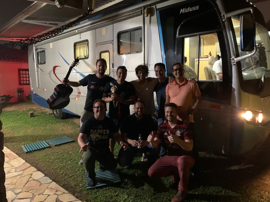 A galera de Criciúma no motorhome, quando chegaram no Uruguai A galera de Criciúma no motorhome, quando chegaram no Uruguai