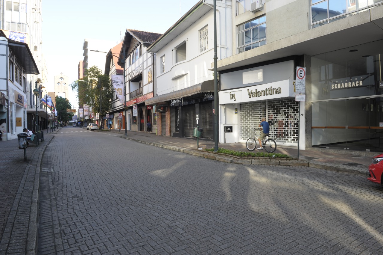 Rua XV de Novembro, no Centro.