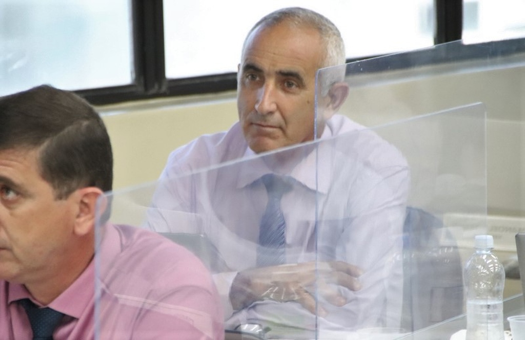 Paulo Ferrarezi, do MDB, também chegou mudo e saiu calado Paulo Ferrarezi, do MDB, também chegou mudo e saiu calado