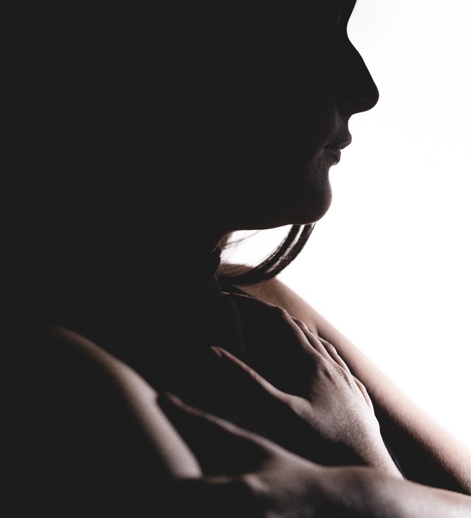 Anuário Brasileiro de Segurança Pública de 2019 mostrou que 88,8% dos autores dos feminicídios eram companheiros ou ex-companheiros das vítimas. Quase de 66% dos crimes foram praticados dentro de casa violência contra a mulher