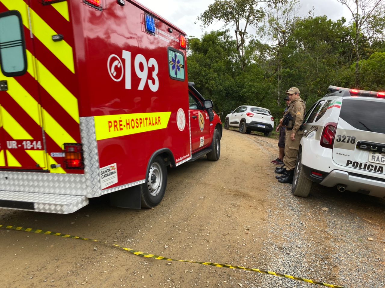 Ao menos 15 viaturas dos bombeiros foram deslocadas para a região