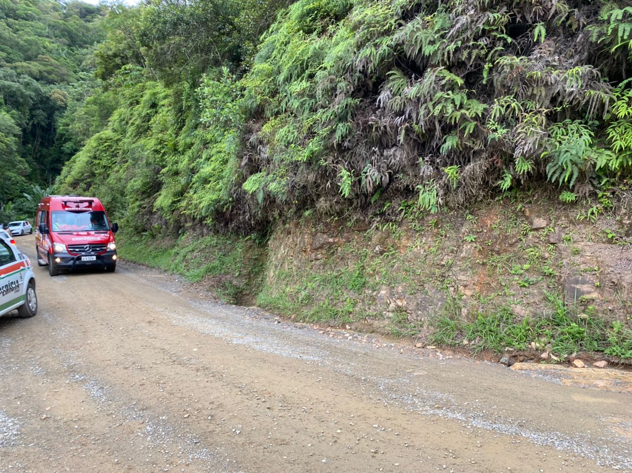 Acidente aconteceu por volta das 8h30min desta quarta-feira