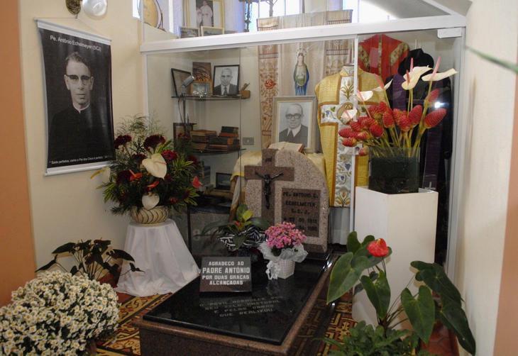 Nereu Ramos, em Jaraguá do Sul, comemora centenário do padre Antônio NSC Total Nereu Ramos, em Jaraguá do Sul, comemora centenário do padre Antônio NSC Total